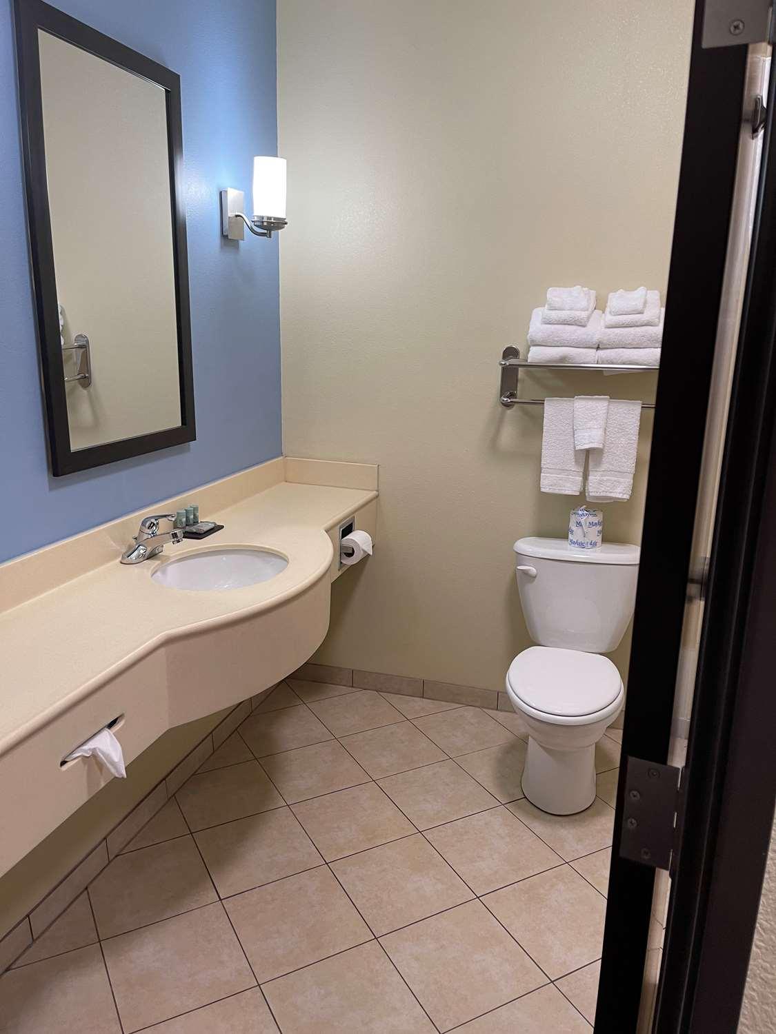 Best Western Coffeyville Central Business District Inn And Suites ภายนอก รูปภาพ