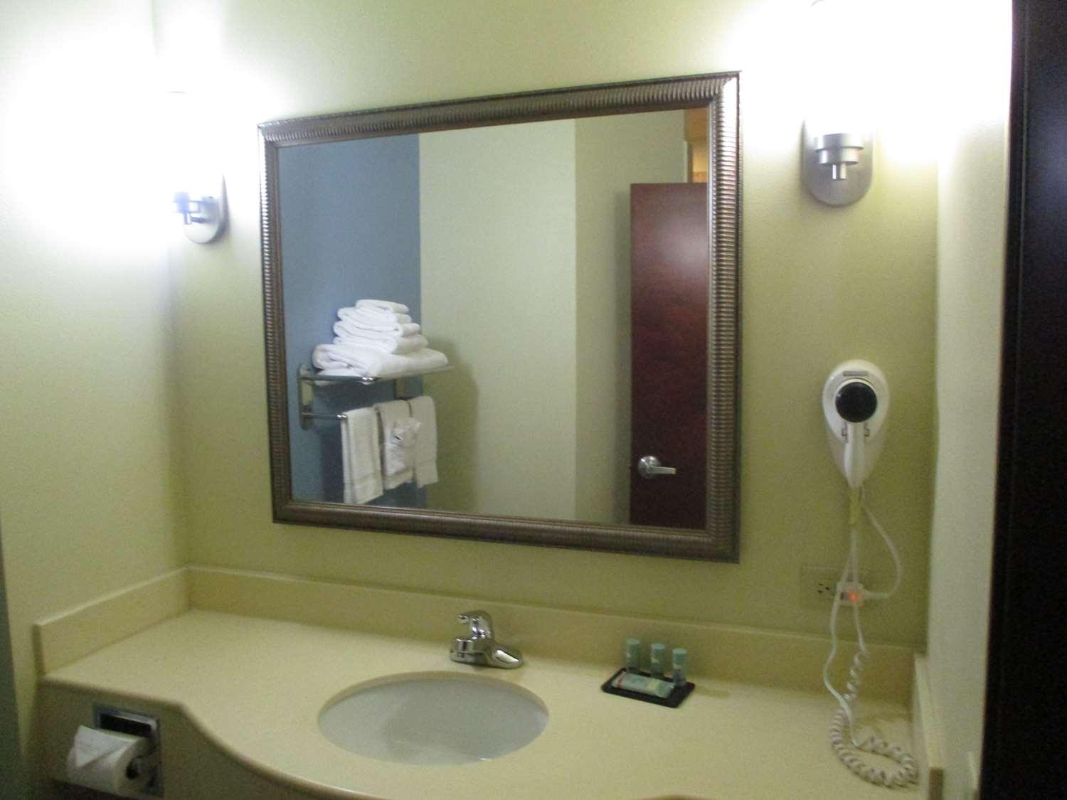 Best Western Coffeyville Central Business District Inn And Suites ภายนอก รูปภาพ