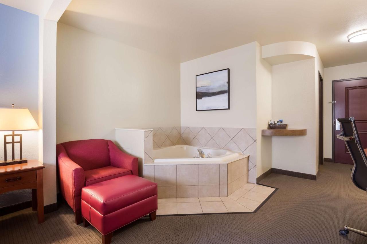 Best Western Coffeyville Central Business District Inn And Suites ภายนอก รูปภาพ